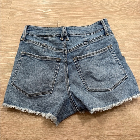 Good American Bombshell Denim Shorts - Picture 4 of 4